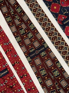 Tommy Hilfiger Mens Patterned Silk Tie Set in Burgundy, Red, Navy